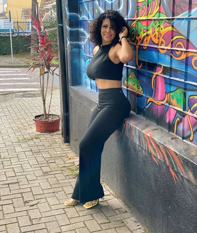 Massagem prazerosa Curitiba VIP lindas garotas todos os dias com Promo